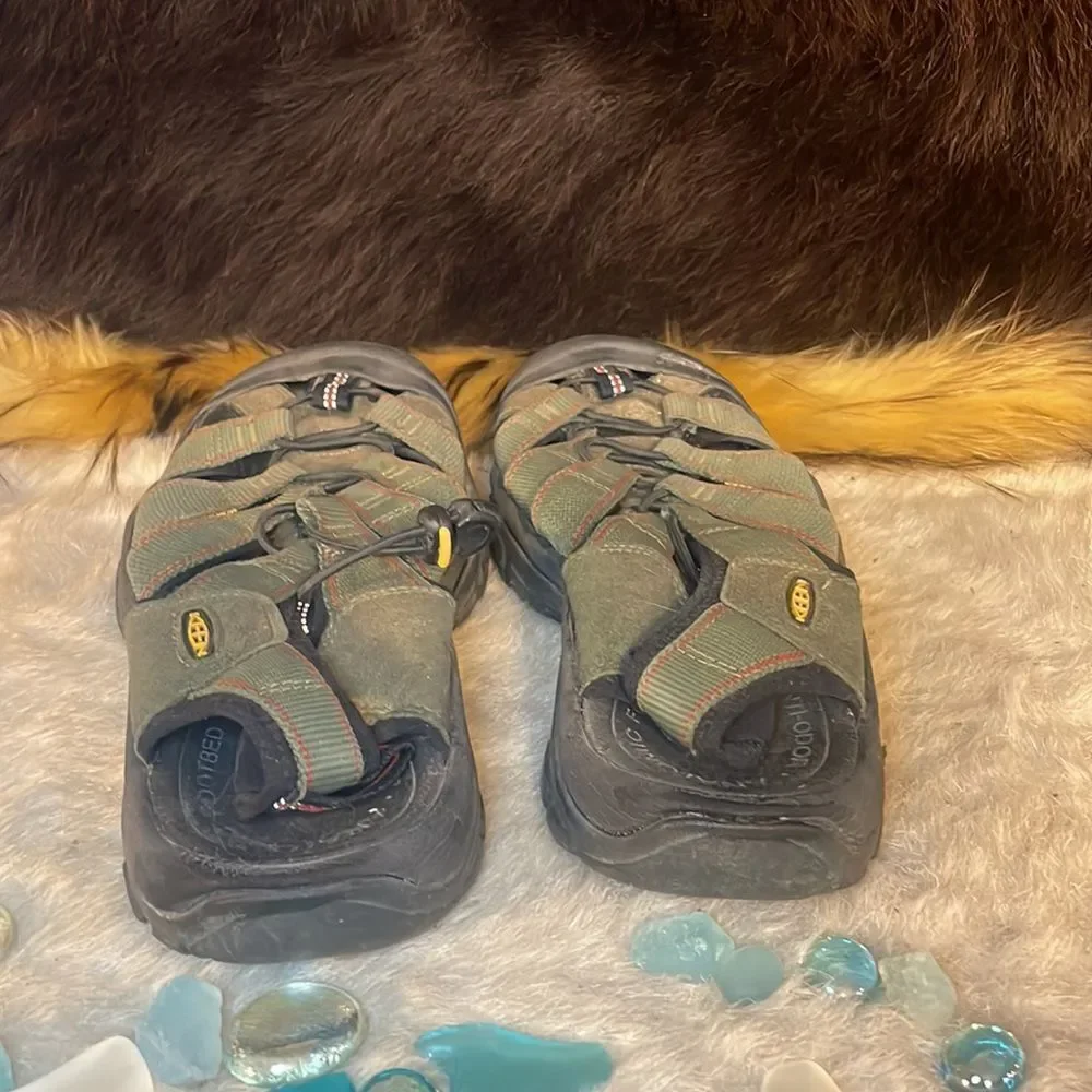 Keen sandals 10 (5000G)